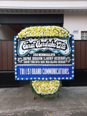 Papan Bunga Duka di Cipelang